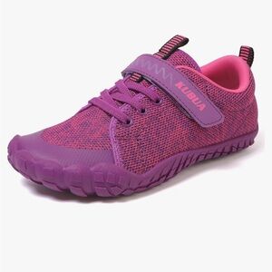 Wide toe barefoot style shoes